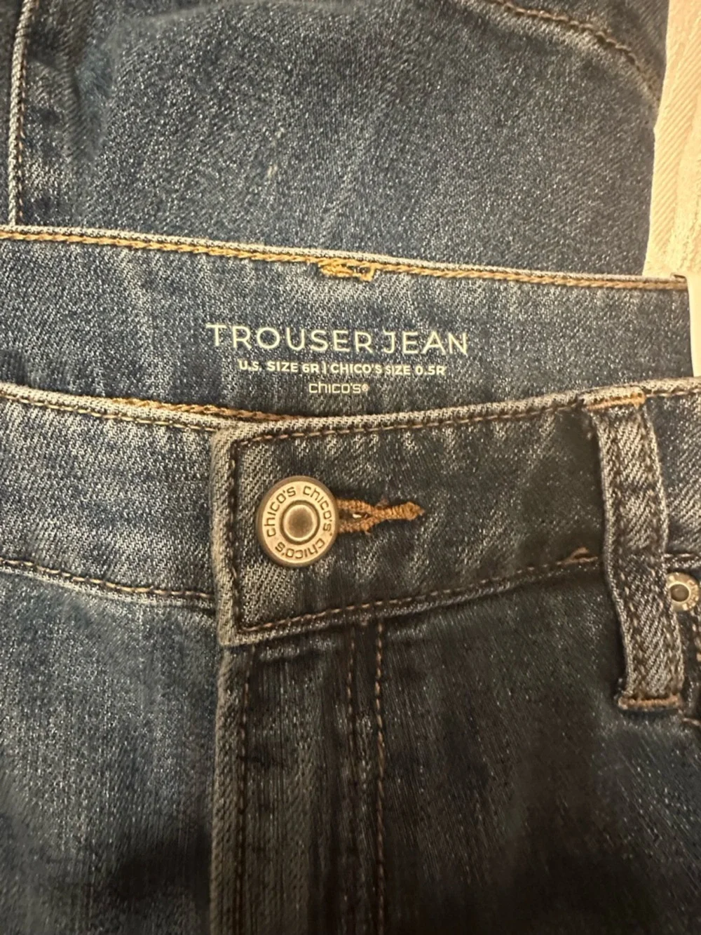 New With Tags! Chico’s Trouser Jeans Size 6R Medium Wash Wide Straight Leg Jeans - Picture 4 of 4